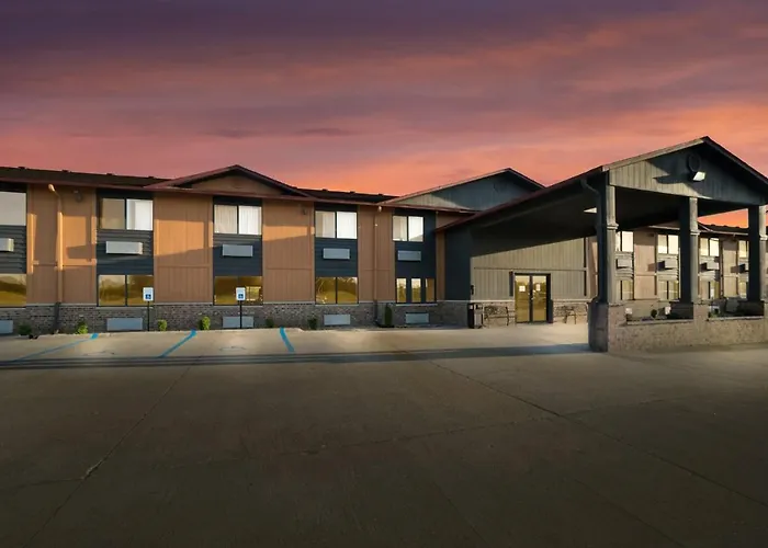 Super 8 By Wyndham Marston