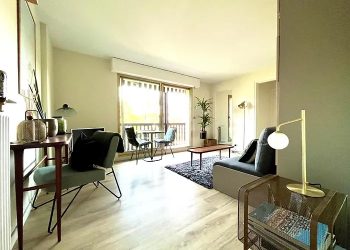 Beau Studio Terrasse Vue Jardin - A 2 Pas De La Mer