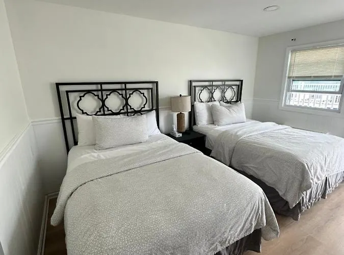Boardwalk Beach Inn