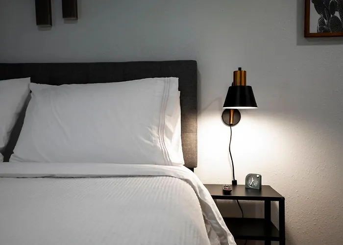 New! The Yellow Door- Downtown Wimberley W/ River Access