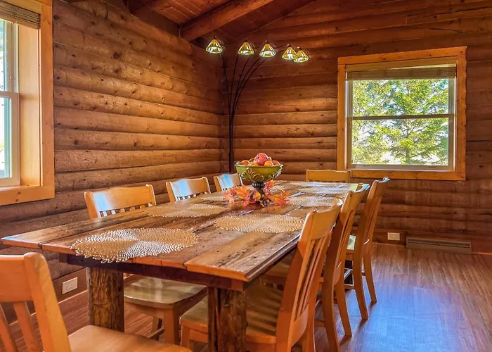 Elkhorn 3 Bedroom 2 Bathroom Log Cabin Sleeps 8 - Lincoln Log Cabin