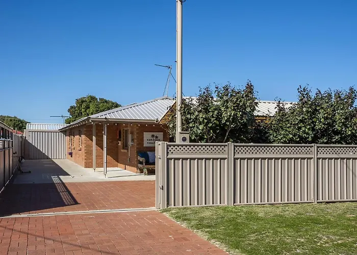 Back Beach Bungalow - Great Family Getaway