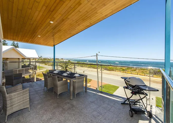 Ocean Sunset - Luxury Apartment With Ocean Views