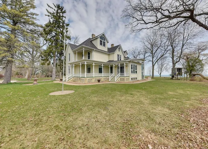Lake Michigan Vacation Rental W/ Private Beach!