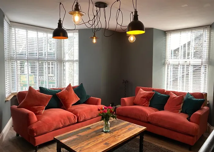 High Street Apartment