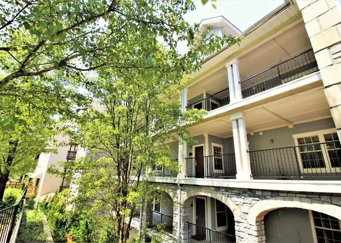 Branson'S Great Rock Retreat