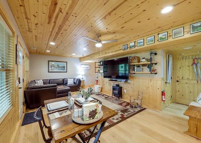 West Jefferson Vacation Rental Near River