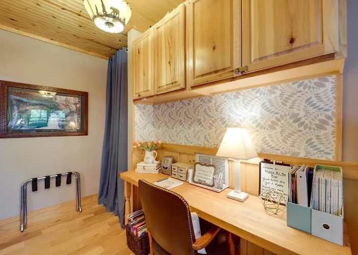 West Jefferson Vacation Rental Near River