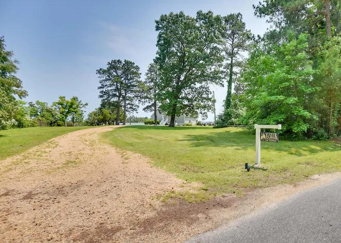 Bayfront White Stone Escape W/ Private Beach!