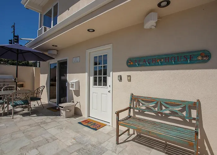 Newport Beach House 1 Block From The Beach Free Pickleball Courts And 6 Beach Cruisers