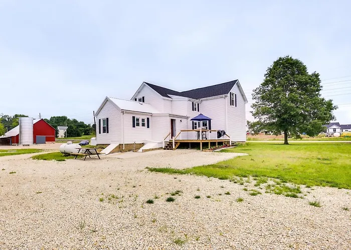 Peaceful Country Home In Serene Setting With Yard