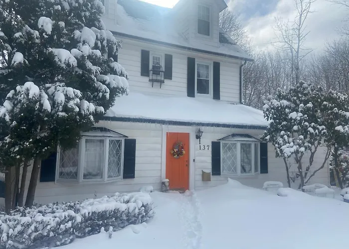 Elegantly English Catskills