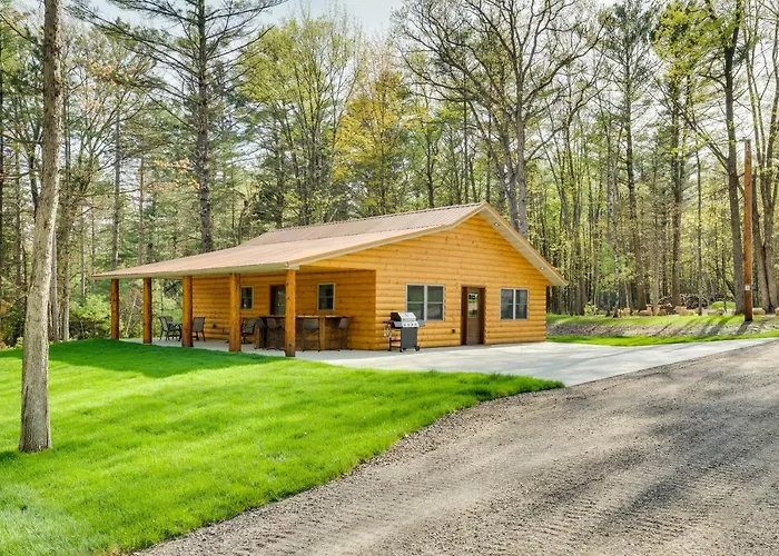 Near Memorial Park: Lake Arbutus Vacation Rental
