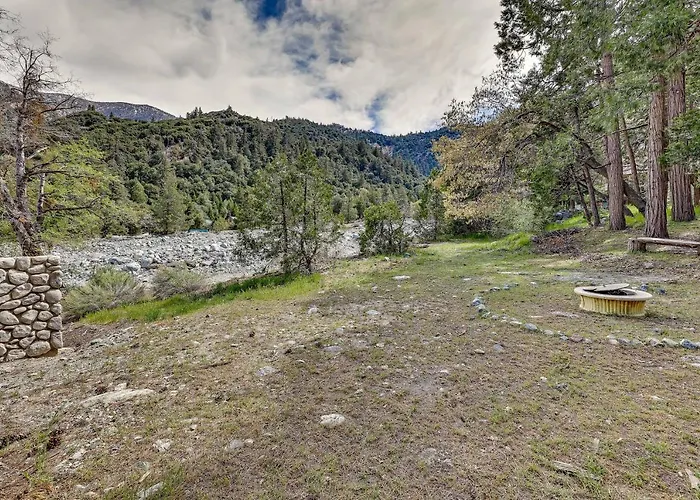 Cozy Forest Falls Rental Cabin Near Hiking Trails!