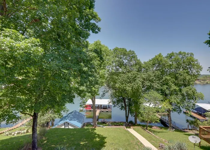 Lakefront Missouri Vacation Rental W/ Dock & Slip!