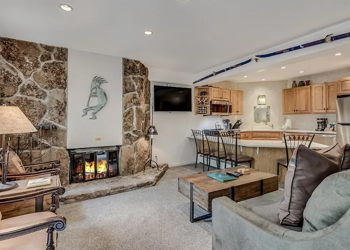 Laurelwood Condominiums 303