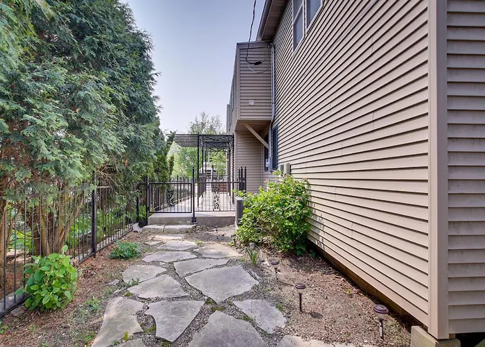 Elkhart Lake Vacation Rental 3 Mi To Road America!