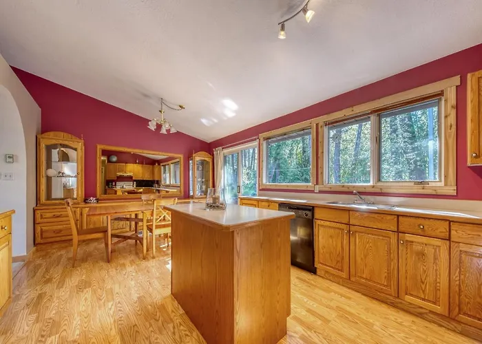 Fairmont Hot Springs, 3 Bedroom Vacation Home