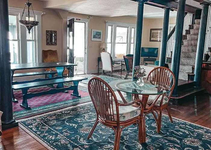 Capricorn House