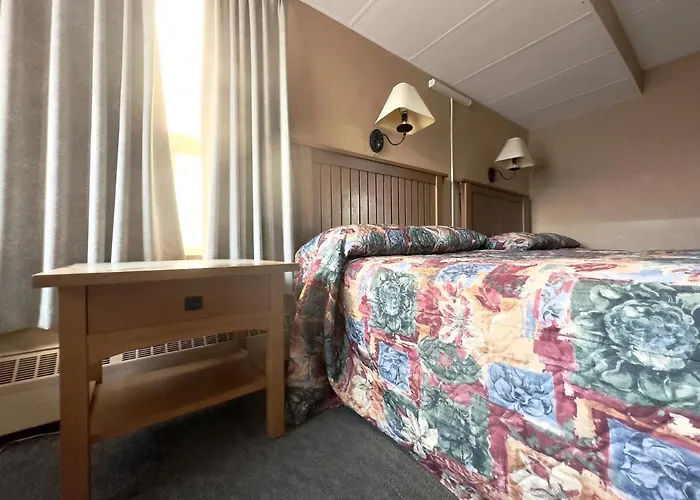Capone'S Hideaway Motel