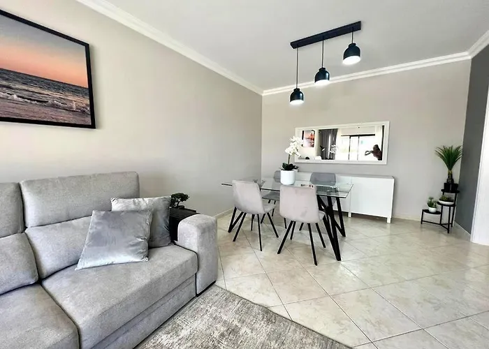 Luxury Modern Beach Apartment