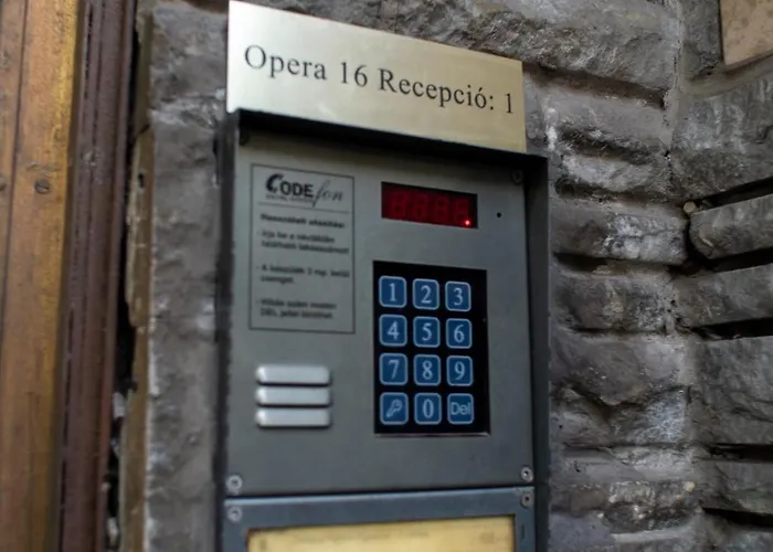 Opera16 Guestrooms