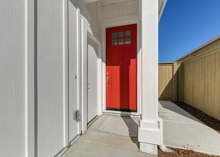Charming Cozy Guest House With Private Entrance, Close To Trails