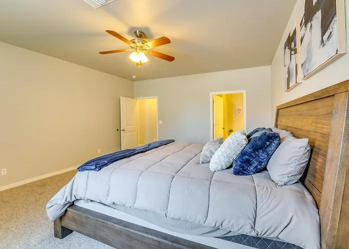 Beautiful Bullhead City Home Rental W/ Yard!