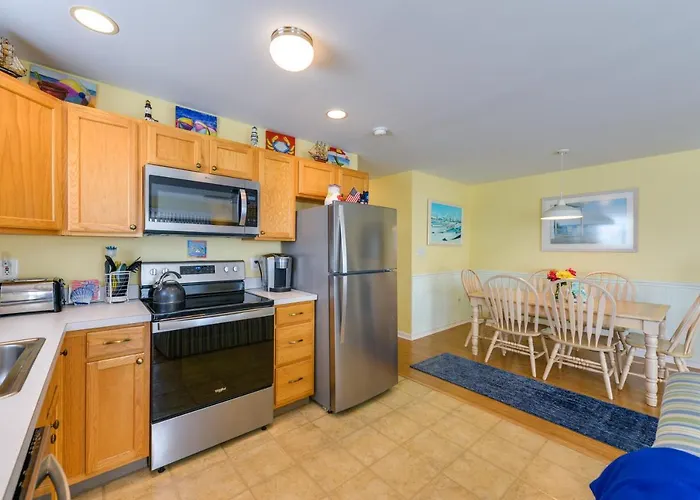 Condo W/ Deck: Walk To Beach & Convention Center!