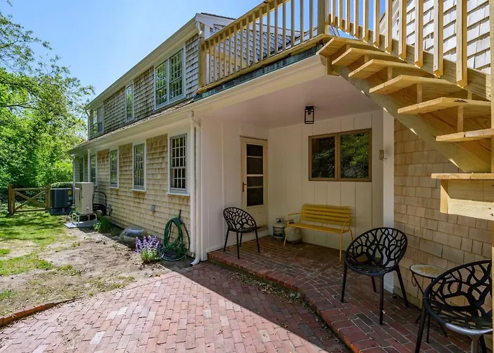 Cape Cod Charm: Bay Views Family Fun