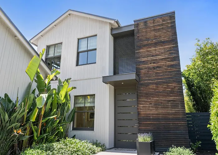 Modern Architectural Oasis In Menlo Park
