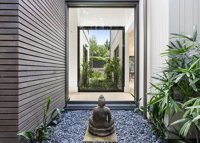 Modern Architectural Oasis In Menlo Park
