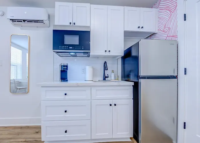 Pink Flamingo Studio Apartment