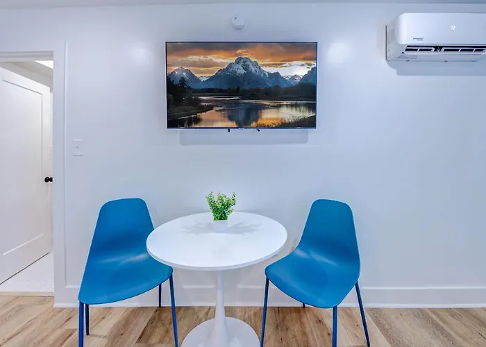 Roaring Tigers Studio Apartment
