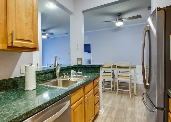 Condo W/ Pool Access ~ 2 Mi To Rehoboth Beach!