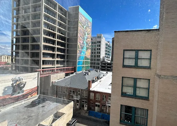 Downtown Digs: Urban Views & Posh Amenities