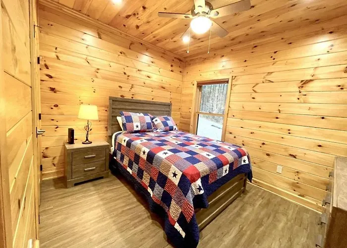 Perfect Stay For Fishing, Hiking, R&R - Charming Sapphire Bear Home