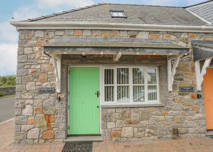 Tyn Towyn - Ty Gwyrdd Golau