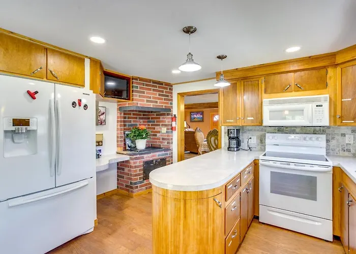 Sunny Cedaredge Home W/ Mtn Views - Hike & Fish!