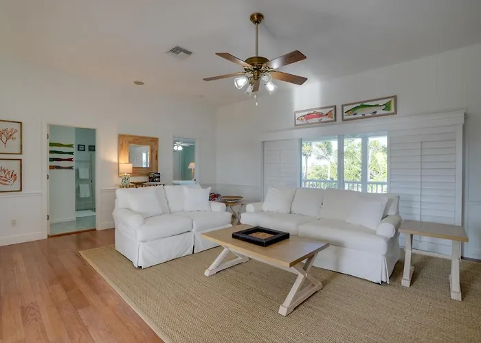 Bokeelia Island Oasis: Waterfront, Private Dock!