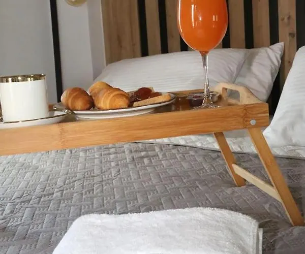 Elvira Luxury Apt