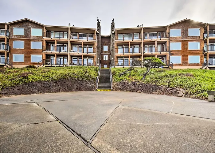 Lincoln Resort Condo W/ Ocean Views & Pool Access