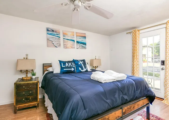 Walk To Parks! Dining & Lake! Close To Hike Trails!