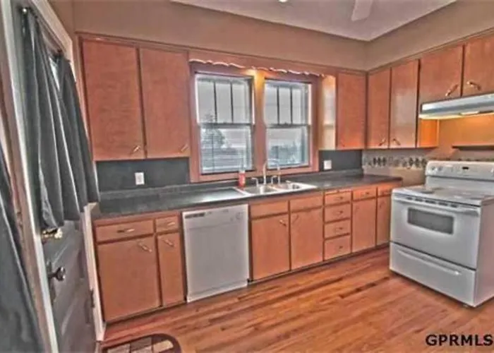 Home Near Zoo/College World Series/Downtown