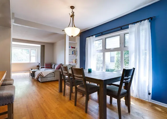Pet-Friendly Saint Paul Home Near Allianz Field!