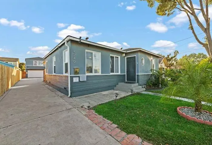 Spacious Centrally Located New 2 Bedroom Property!