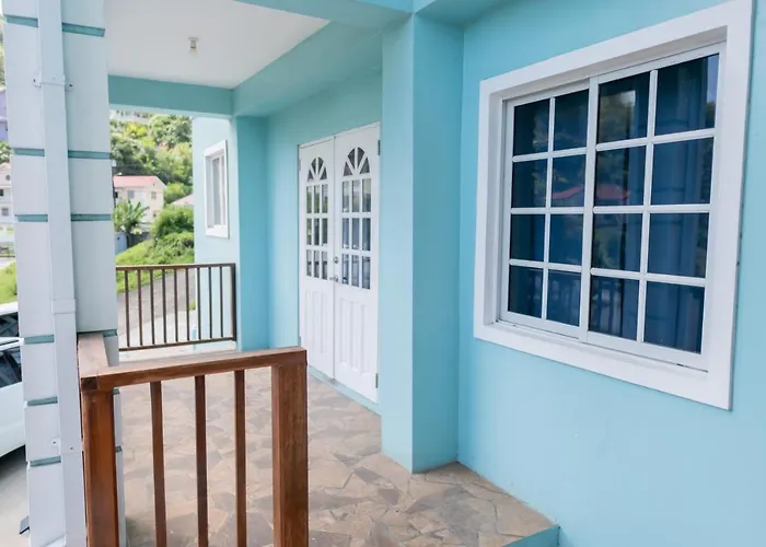 Golden Palms Apartment