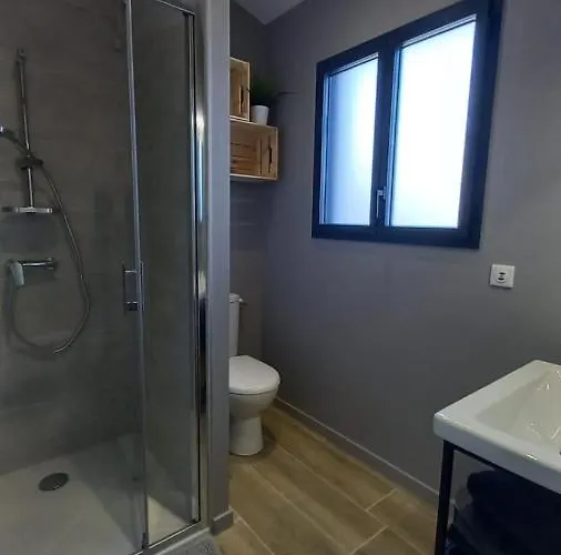Anglet : Studio Avec Terrasse A 3 Kms Des Plages