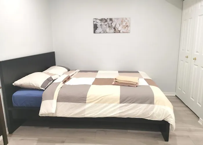 Perfect Location Comfort Private House Lower Level 2 Bedroom Unit