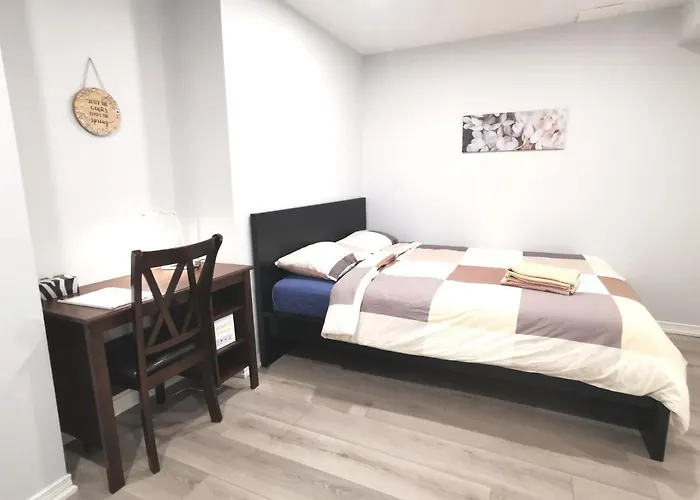 Perfect Location Comfort Private House Lower Level 2 Bedroom Unit